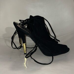Qupid black heels with laces